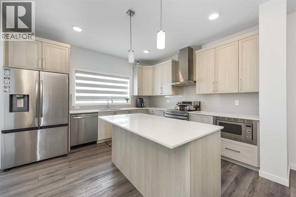 House for Sale in 399 Magnolia Drive SE|Calgary, Alberta T3M3M4 3