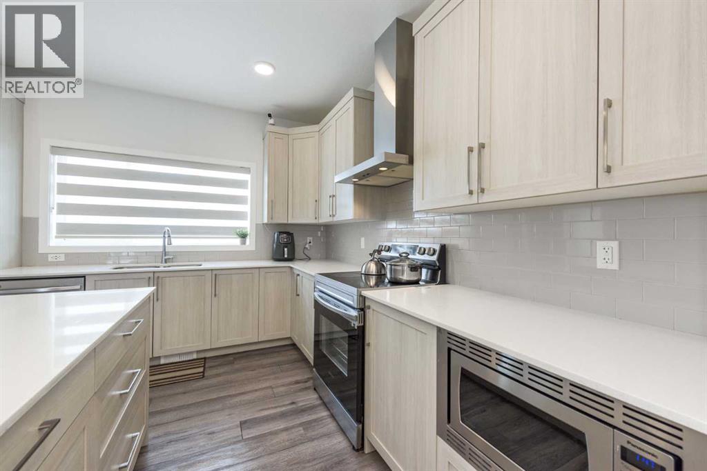 House for Sale in 399 Magnolia Drive SE|Calgary, Alberta T3M3M4 5