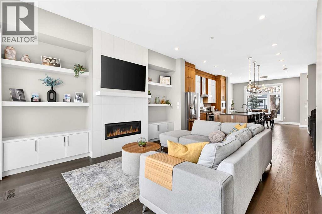 Duplex for Sale in 3736 44 Street SW|Calgary, Alberta T3E3S2 3