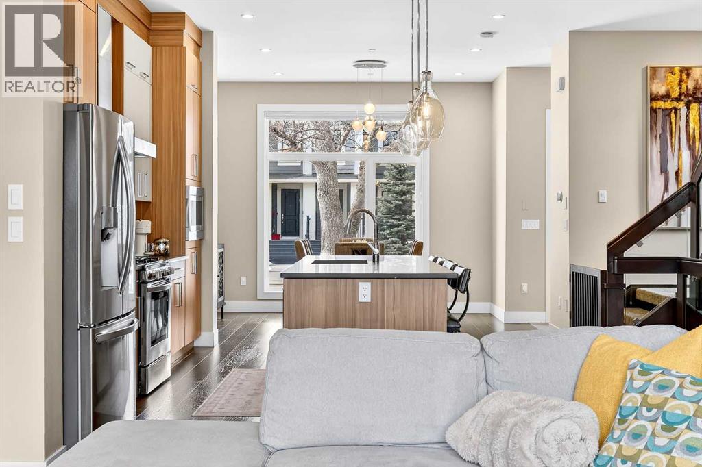 Duplex for Sale in 3736 44 Street SW|Calgary, Alberta T3E3S2 5