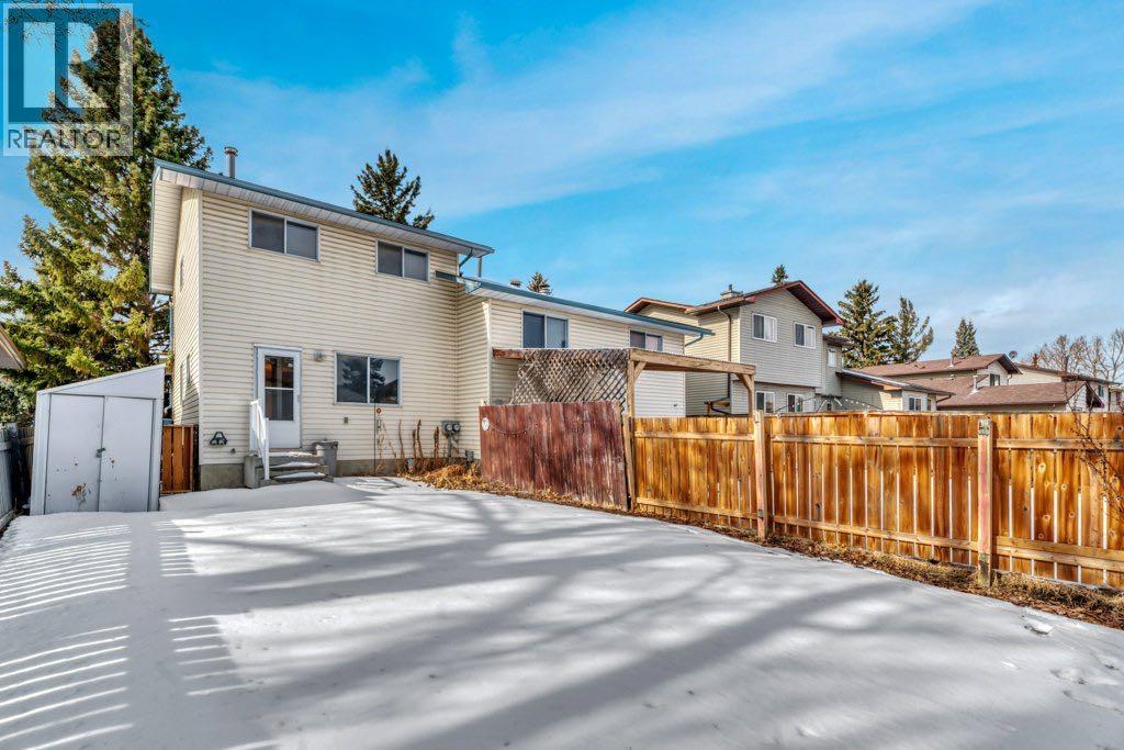 Duplex for Sale in 56 Cedarwood Hill SW|Calgary, Alberta T2W3H5 5