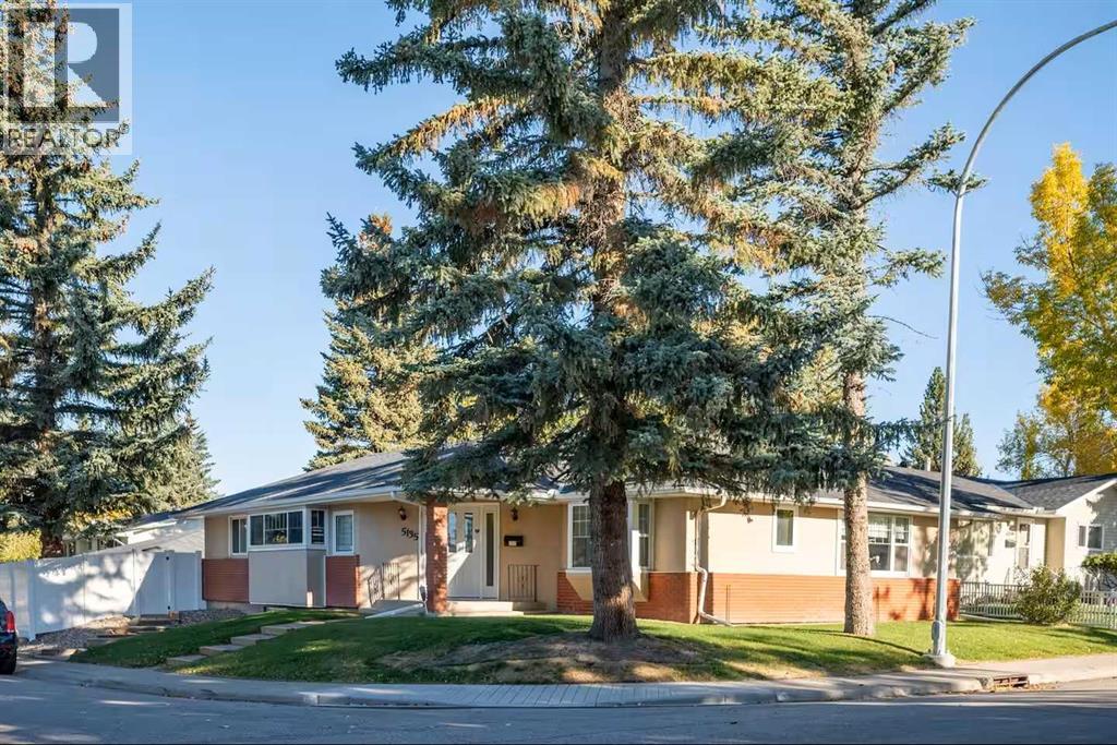 House for Sale in 5135 48 Street NW|Calgary, Alberta T3A0T2