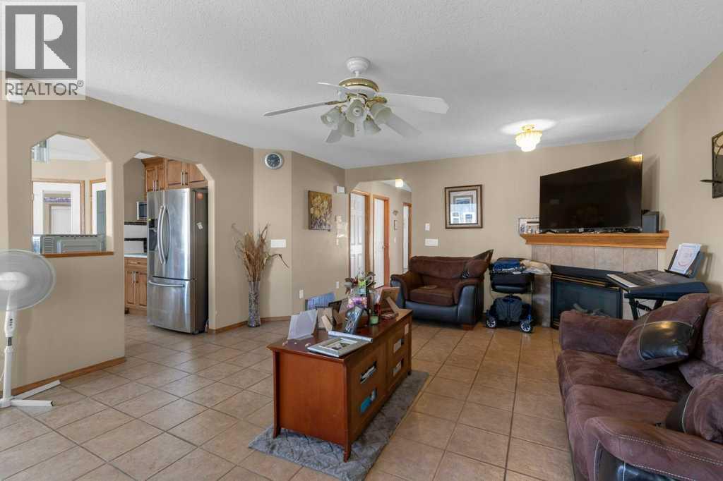 House for Sale in 442 Saddlecreek Way NE|Calgary, Alberta T3J4V5 5