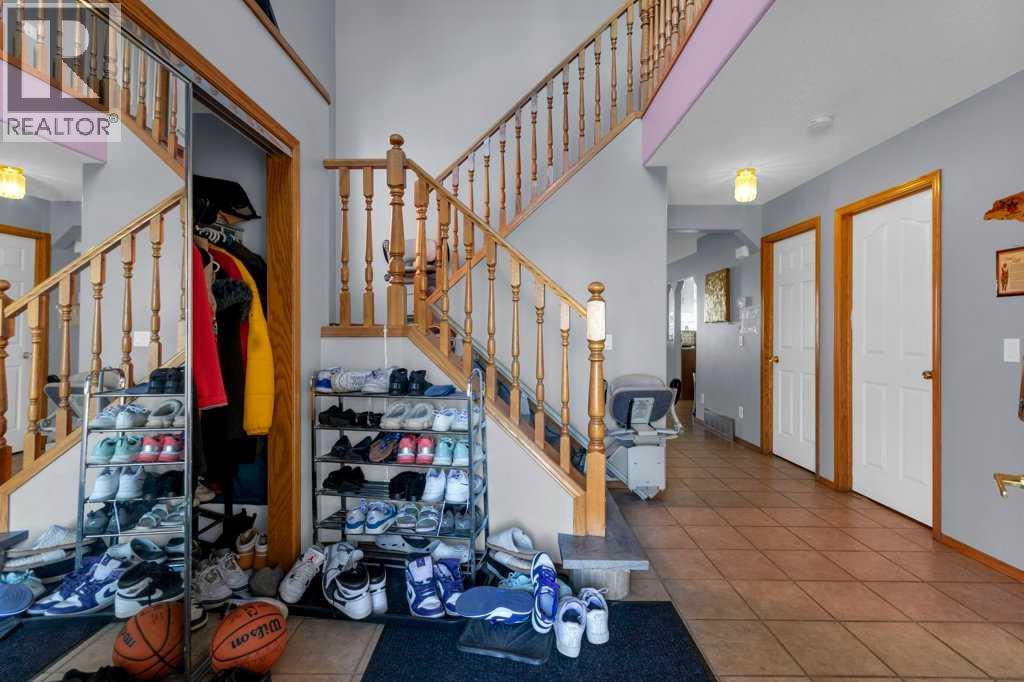 House for Sale in 442 Saddlecreek Way NE|Calgary, Alberta T3J4V5 4