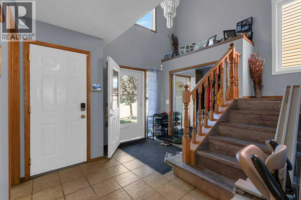 House for Sale in 442 Saddlecreek Way NE|Calgary, Alberta T3J4V5 3