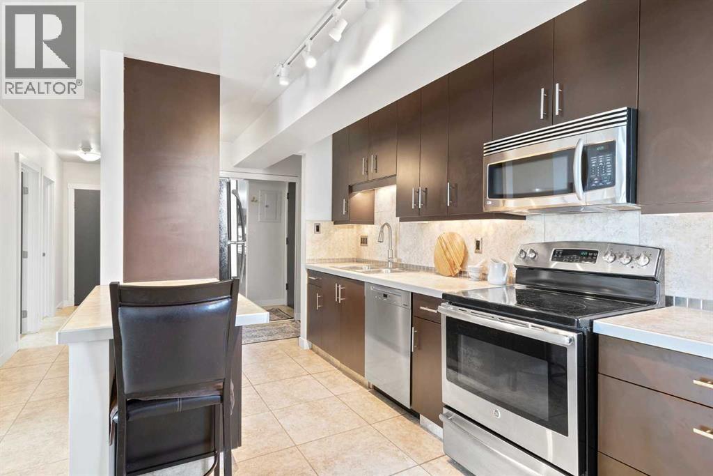 Apartment for Sale in 302, 2602 14A Street SW|Calgary, Alberta T2T3X7 3