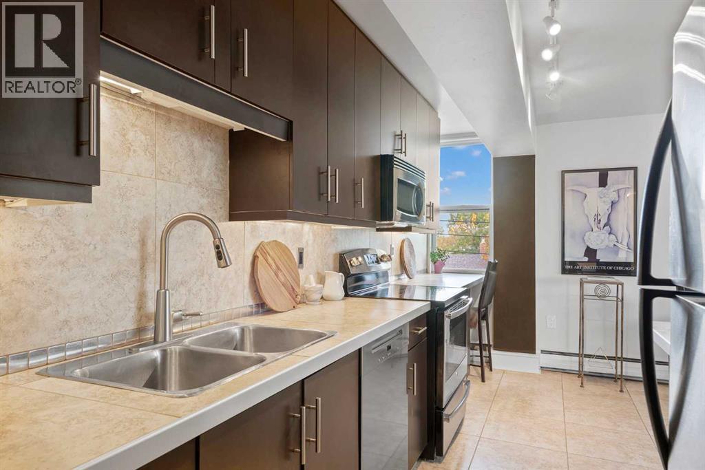 Apartment for Sale in 302, 2602 14A Street SW|Calgary, Alberta T2T3X7 4