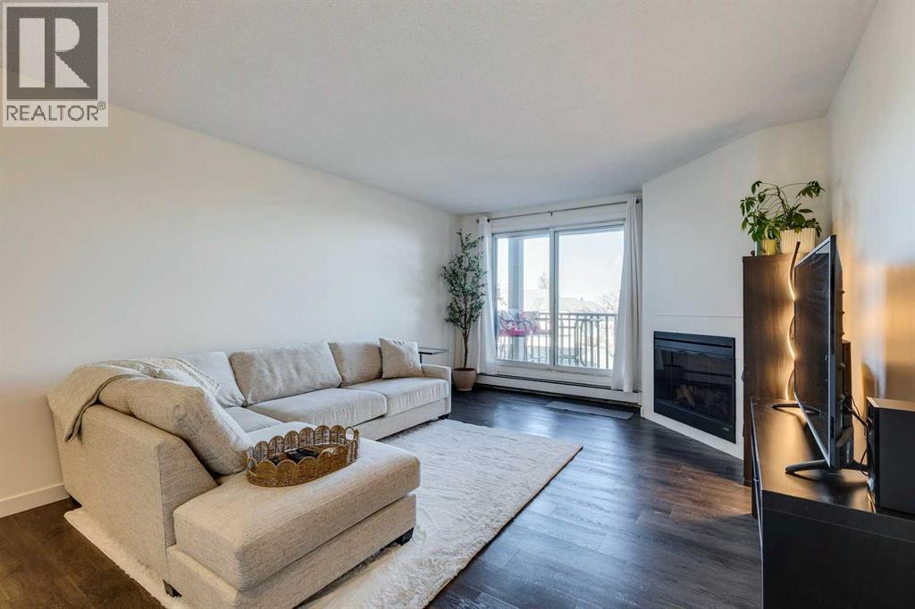 Apartment for Sale in 724, 6400 Coach Hill Road SW|Calgary, Alberta T3H1B8 3