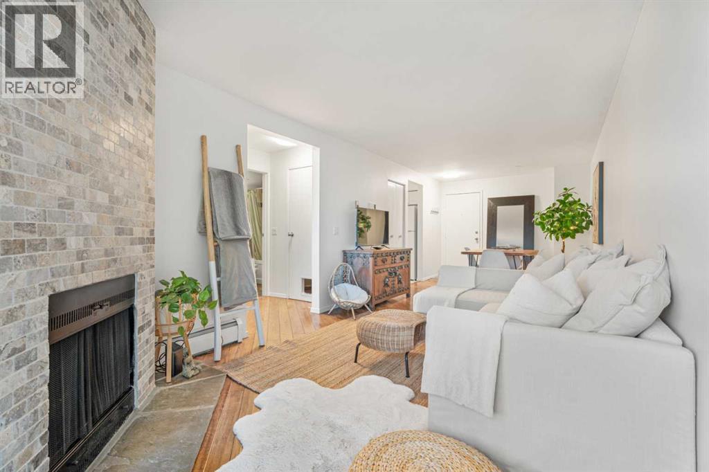 Apartment for Sale in 207, 2218 30 Street SW|Calgary, Alberta T3E2L8