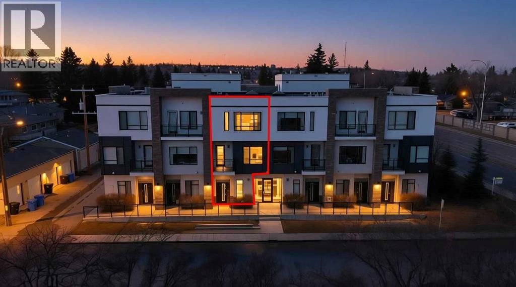 Row / Townhouse for Sale in 109, 15 Rosscarrock Gate SW|Calgary, Alberta T3C1E6