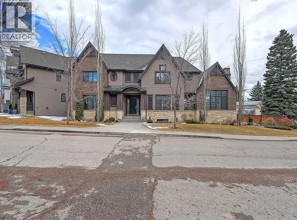 House for Sale in 14 Rosetree Road NW|Calgary, Alberta T2K1M6 2