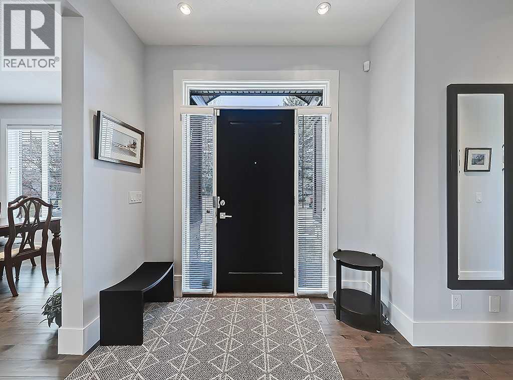 House for Sale in 14 Rosetree Road NW|Calgary, Alberta T2K1M6 3