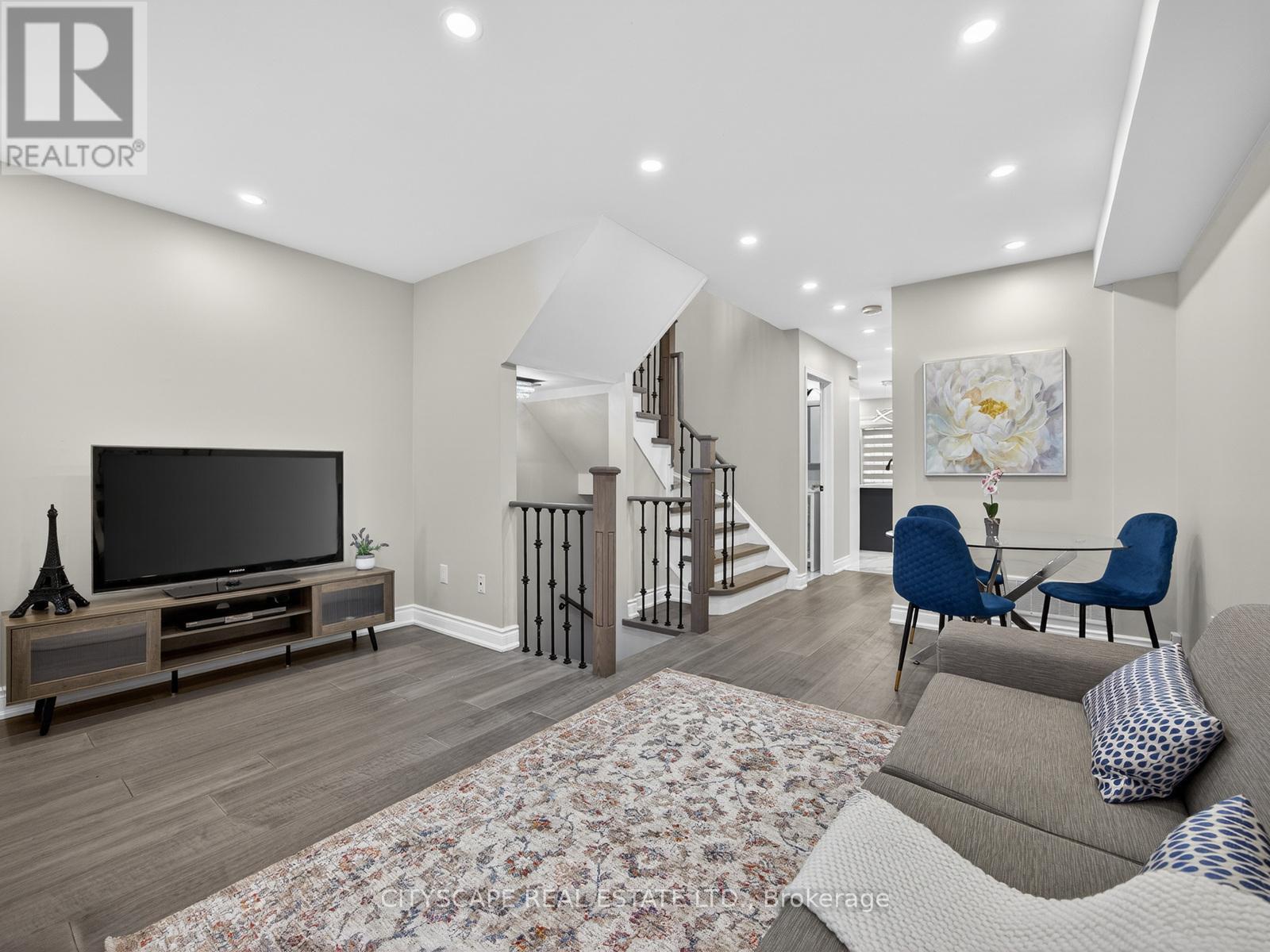 Row / Townhouse for Sale in 67 - 601 SHORELINE DRIVE|Mississauga (Cooksville), Ontario L5B4K7 2