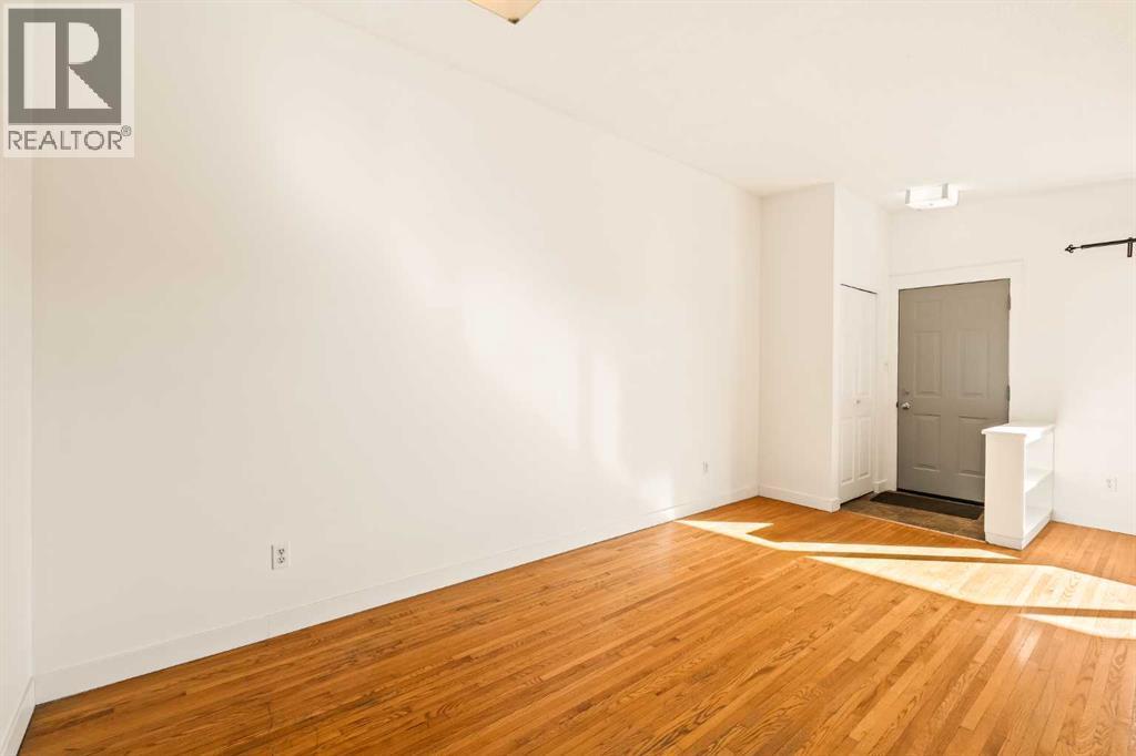 Duplex for Sale in 75 Galbraith Drive SW|Calgary, Alberta T3E4Z5 4