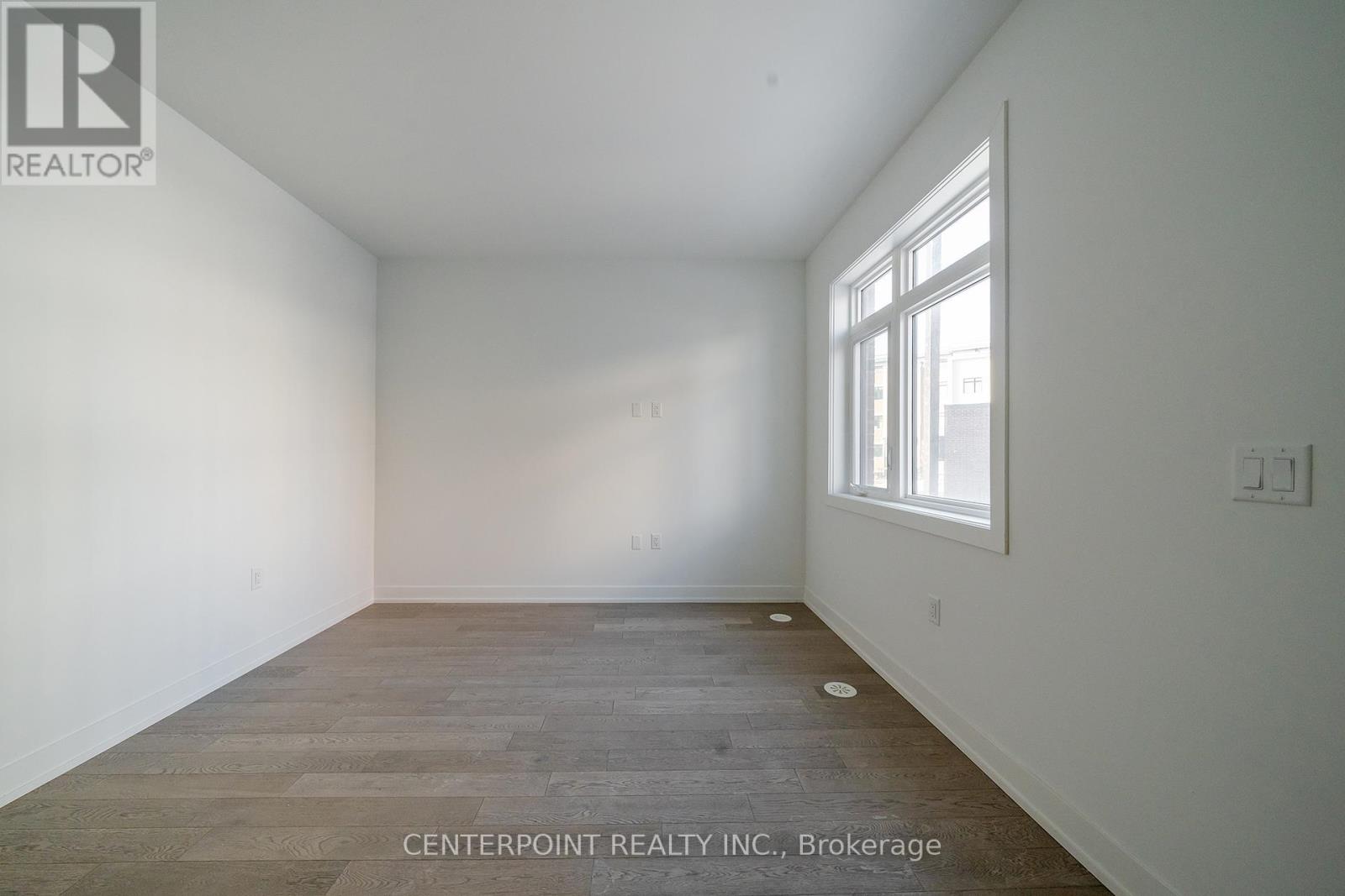 Row / Townhouse for Sale in 125 - 1062 DOUGLAS MCCURDY COMMON|Mississauga (Lakeview), Ontario L5G0C6 3