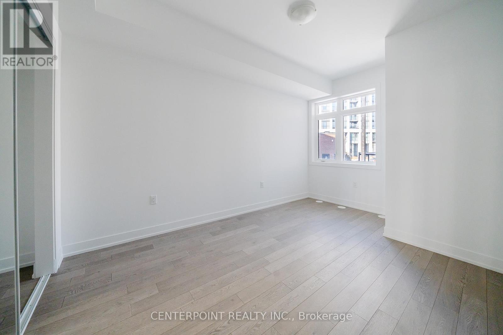 Row / Townhouse for Sale in 125 - 1062 DOUGLAS MCCURDY COMMON|Mississauga (Lakeview), Ontario L5G0C6 4