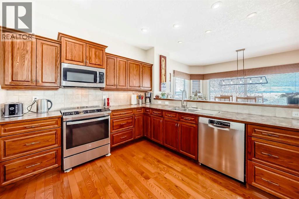 House for Sale in 487 Rocky Ridge Drive NW|Calgary, Alberta T3G5C3 5