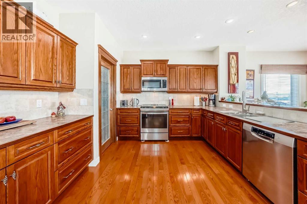 House for Sale in 487 Rocky Ridge Drive NW|Calgary, Alberta T3G5C3 4