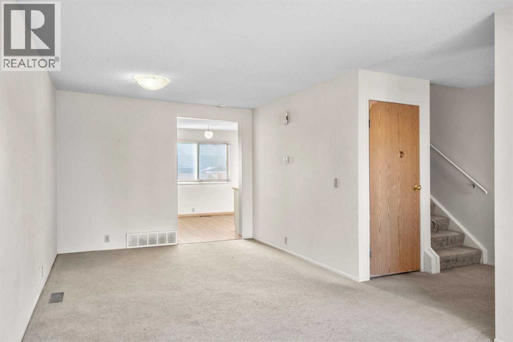 Duplex for Sale in 69 Castlebrook Way NE|Calgary, Alberta T3J2A7 3