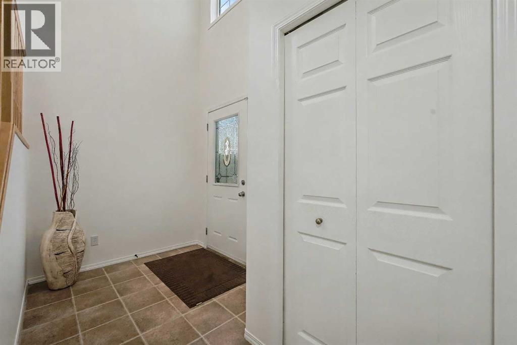 House for Sale in 12 Tarawood Grove NE|Calgary, Alberta T3J5A7 2