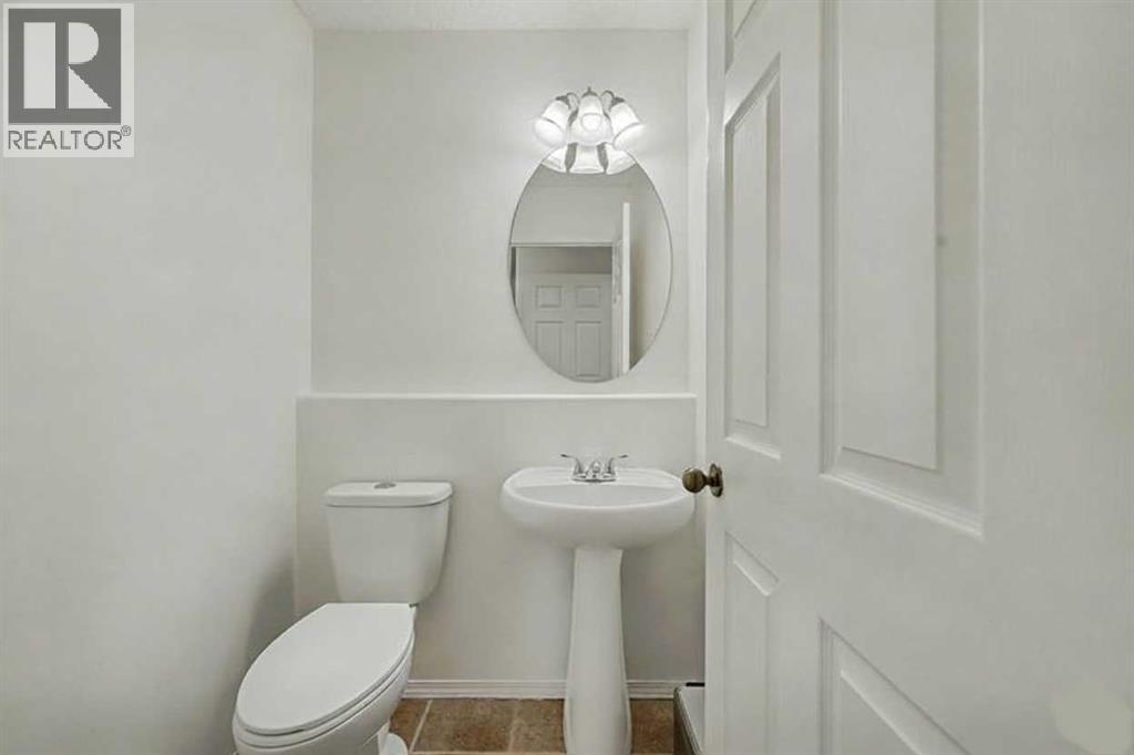 House for Sale in 12 Tarawood Grove NE|Calgary, Alberta T3J5A7 5