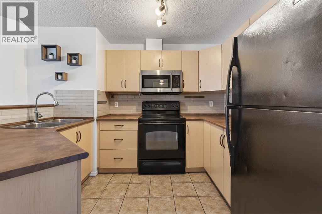 Apartment for Sale in 2317, 10 Prestwick Bay SE|Calgary, Alberta T2Z0B5 2