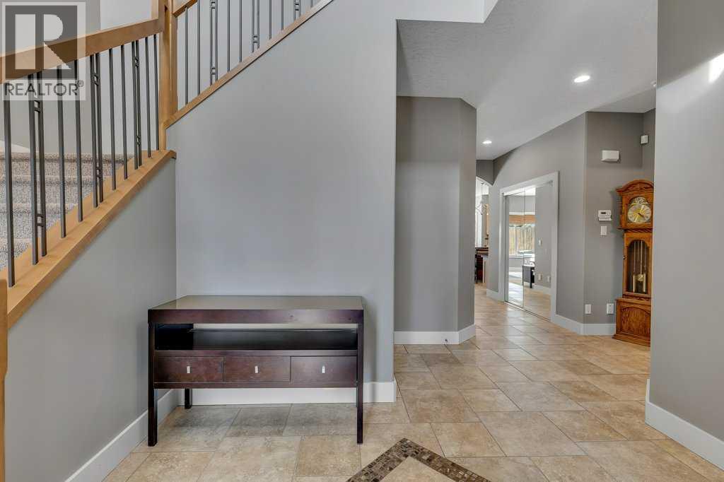 House for Sale in 319 Valley Crest Court NW|Calgary, Alberta T3B5Y4 4