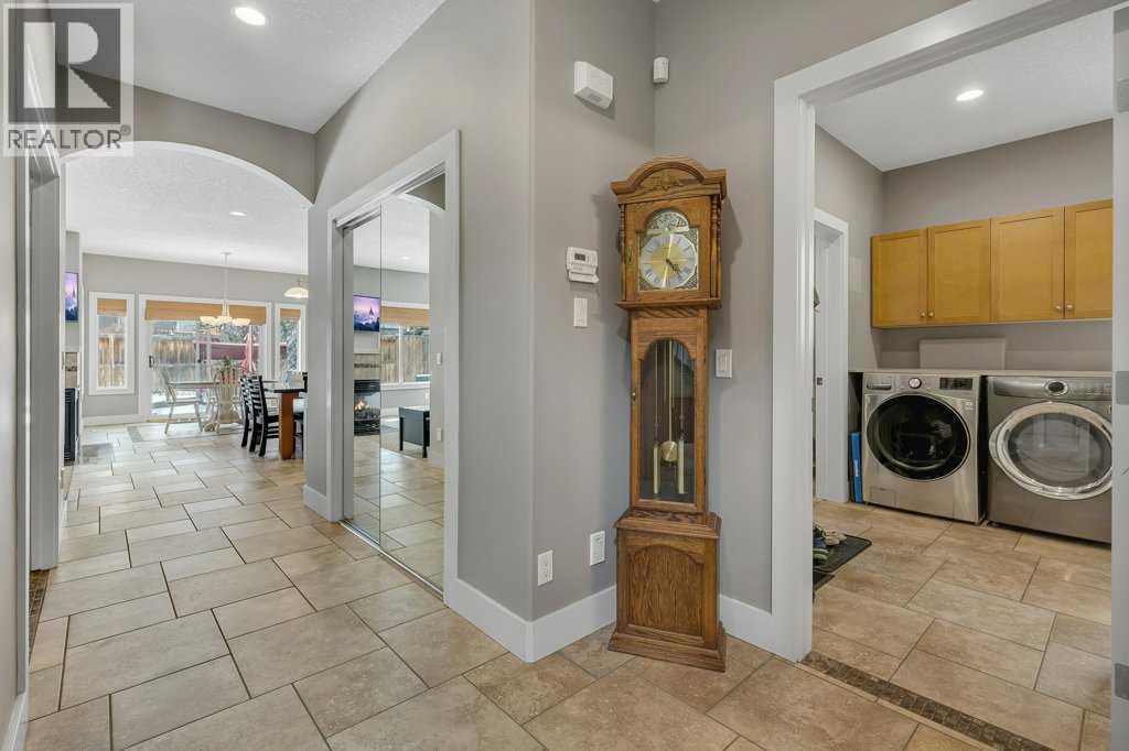 House for Sale in 319 Valley Crest Court NW|Calgary, Alberta T3B5Y4 5