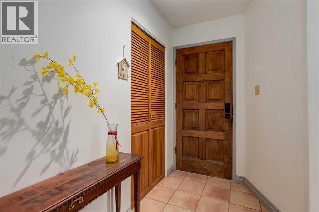 House for Sale in 7103 Hunterwood Road NW|Calgary, Alberta T2K4J5 4