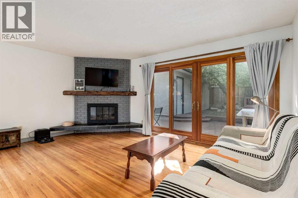 House for Sale in 7103 Hunterwood Road NW|Calgary, Alberta T2K4J5 5