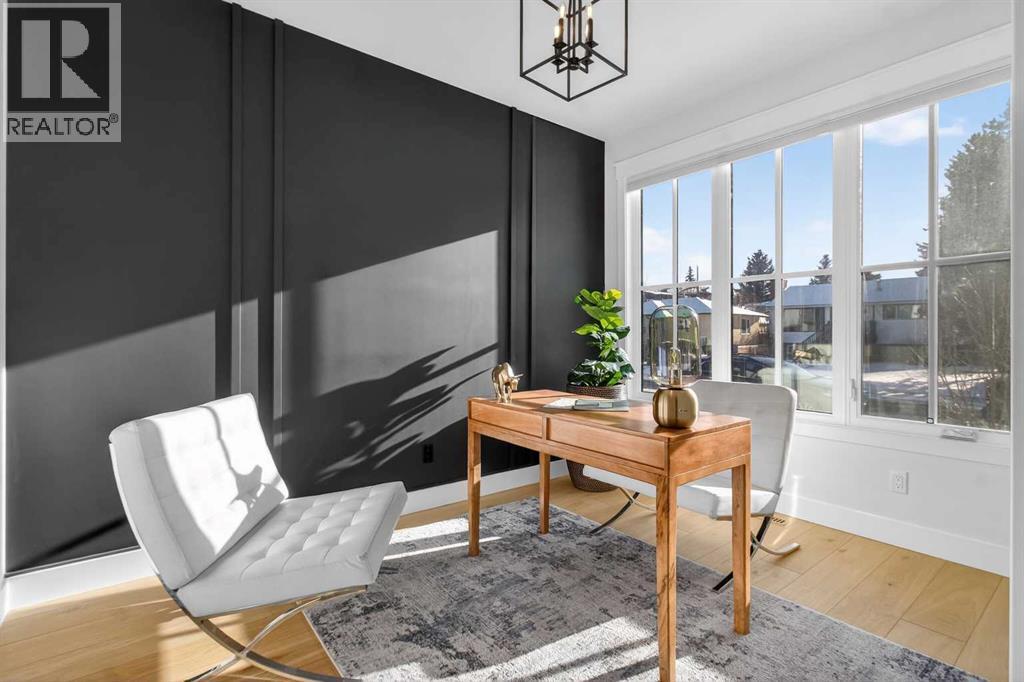 House for Sale in 124 26 Avenue NE|Calgary, Alberta T2E1Y7 3