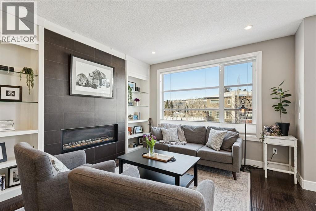 Duplex for Sale in 4804 21 Avenue NW|Calgary, Alberta T3B0W9 3