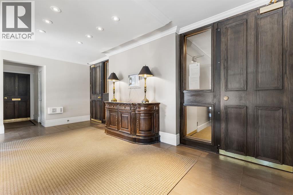 Apartment for Sale in 4N, 222 Eagle Ridge Drive SW|Calgary, Alberta T2V2V7 5