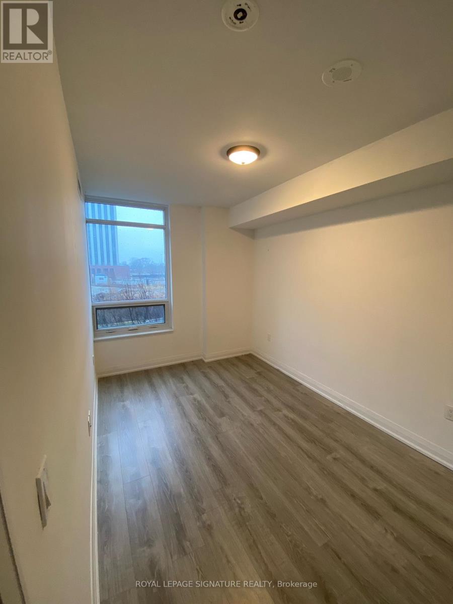 Row / Townhouse for Sale in 104 - 30 GIBBS ROAD|Toronto (Islington-City Centre West), Ontario M9B0E4 5