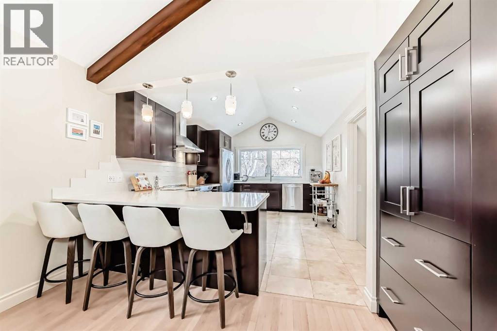 House for Sale in 332 Varsity Close NW|Calgary, Alberta T3B2Z1 3