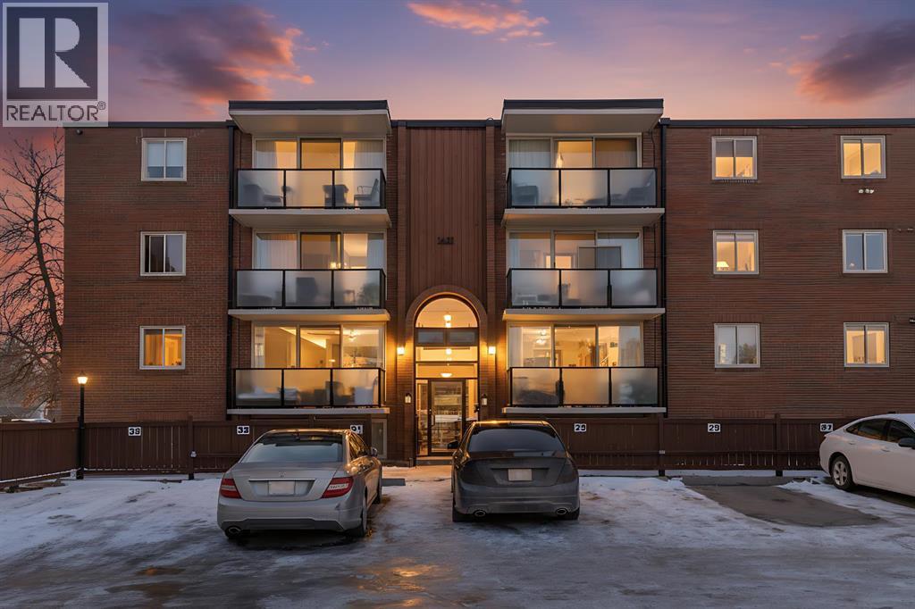 Apartment for Sale in 133, 1421 7 Avenue NW|Calgary, Alberta T2N0Z3