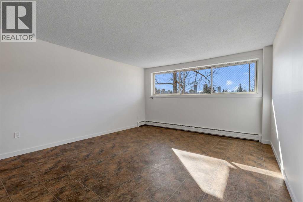 Apartment for Sale in 133, 1421 7 Avenue NW|Calgary, Alberta T2N0Z3 4