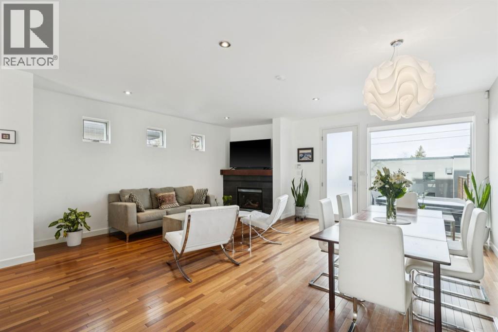 Duplex for Sale in 2132 27 Avenue SW|Calgary, Alberta T2T1H7 3