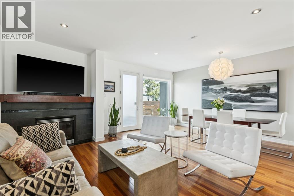 Duplex for Sale in 2132 27 Avenue SW|Calgary, Alberta T2T1H7 4