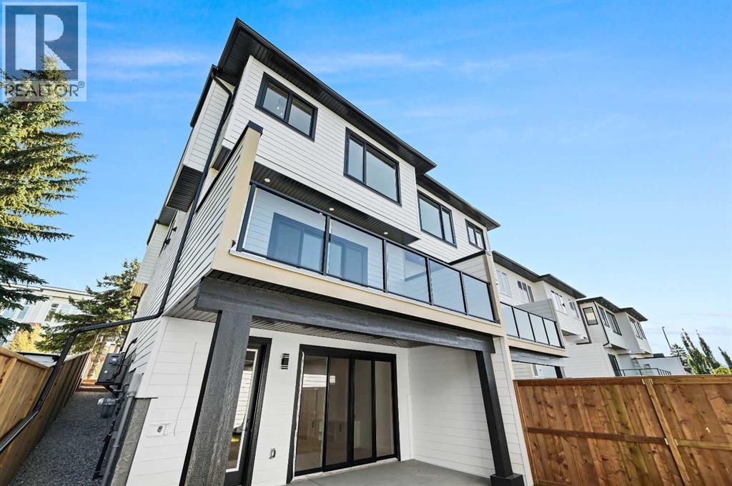 Duplex for Sale in 5011 21 Avenue NW|Calgary, Alberta T3B0X3 3