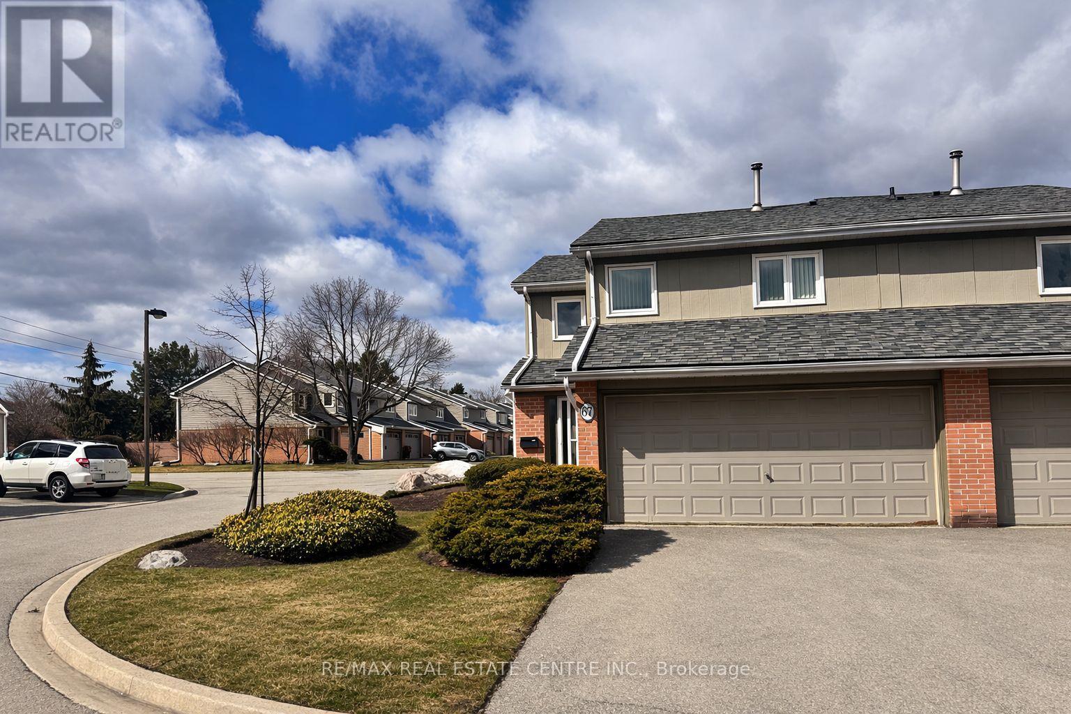 Row / Townhouse for Sale in 67 - 3079 FIFTH LINE W|Mississauga (Erin Mills), Ontario L5L3T1