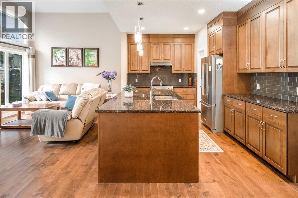 House for Sale in 767 Shawnee Drive SW|Calgary, Alberta T2Y1V6 3