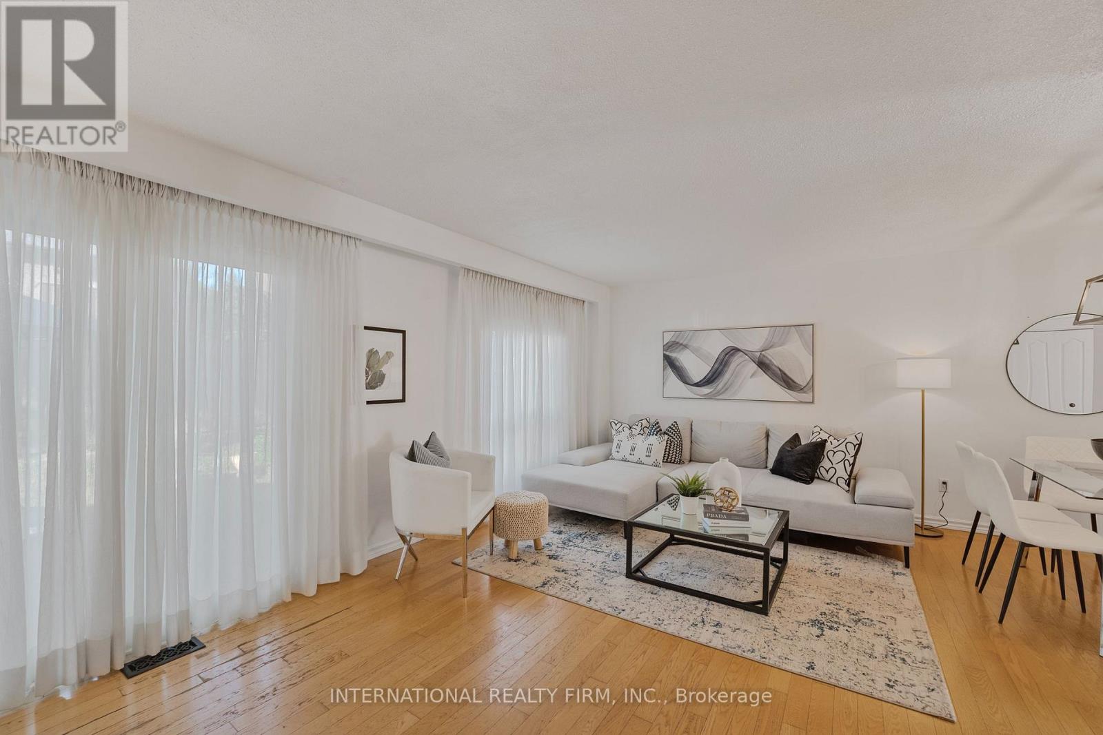 Row / Townhouse for Sale in 14 - 900 DUNDAS STREET W|Mississauga (Erindale), Ontario L5C3B3 5