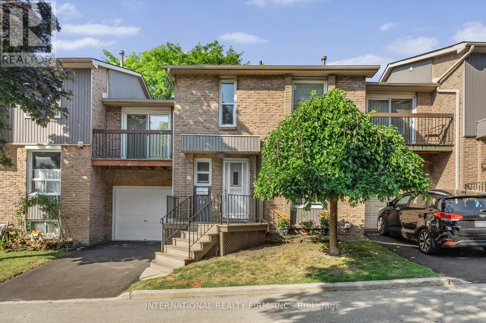 Row / Townhouse for Sale in 14 - 900 DUNDAS STREET W|Mississauga (Erindale), Ontario L5C3B3 3