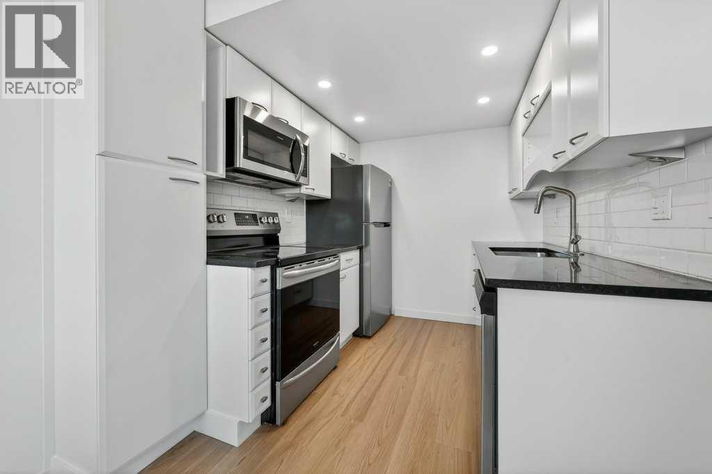 Row / Townhouse for Sale in 17, 1055 72 Avenue NW|Calgary, Alberta T2K5S4 5