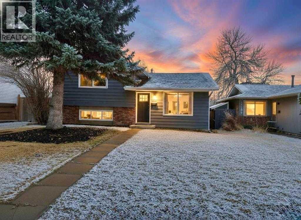 House for Sale in 15104 1 Street SE|Calgary, Alberta T2X1A1 2