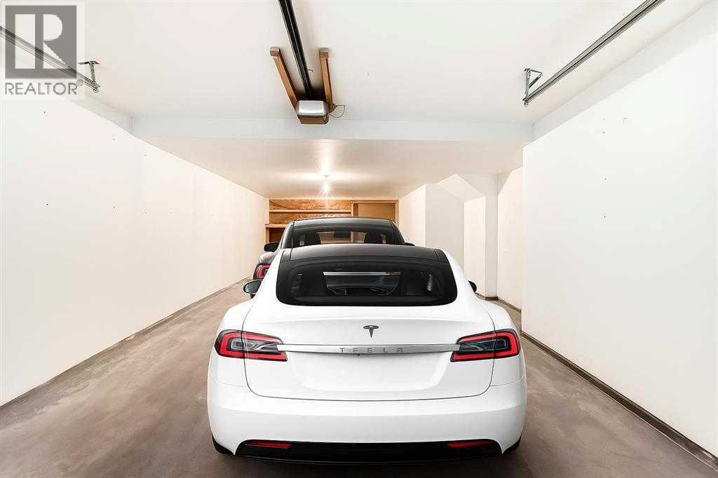 Row / Townhouse for Sale in 677 Regal Park NE|Calgary, Alberta T2E0S6 2