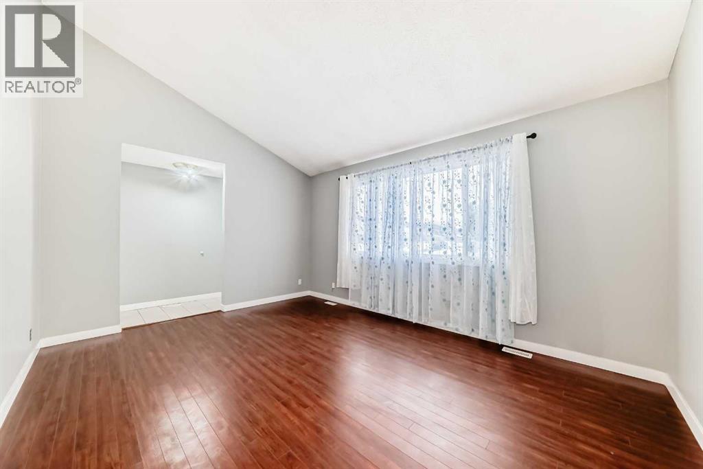 Duplex for Sale in 130 Pinemeadow Road NE|Calgary, Alberta T1Y4N9 3