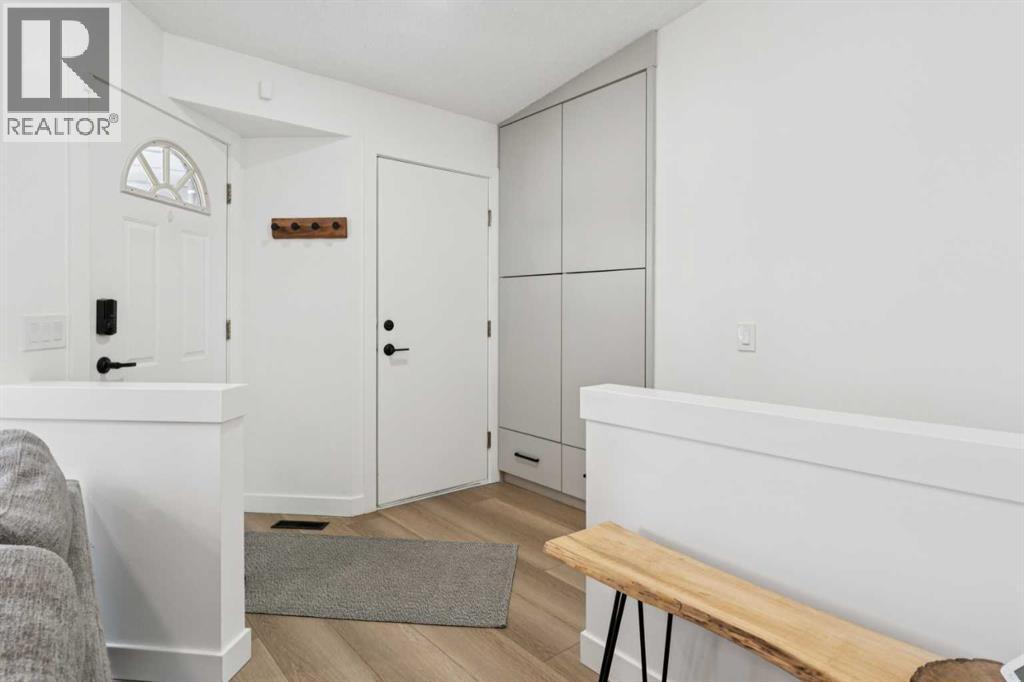 House for Sale in 194 Martinglen Way NE|Calgary, Alberta T3J3L1 3