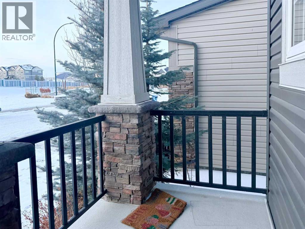 House for Sale in 148 Carrington Circle NW|Calgary, Alberta T3P0Y6 3